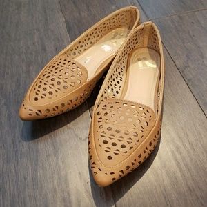 Report Tan Cutouts flats 😉